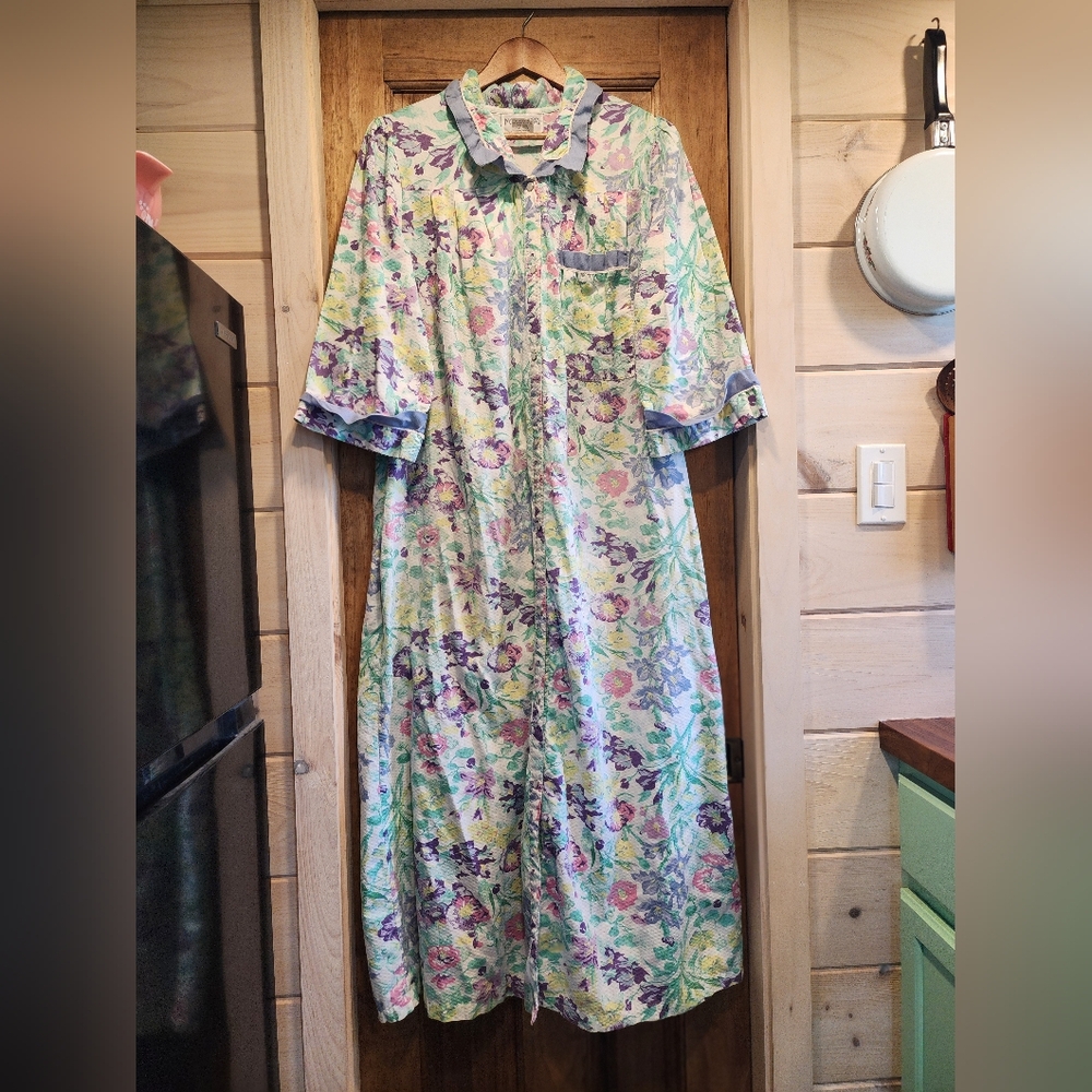Vintage Models Coat Watercolor Floral Robe
